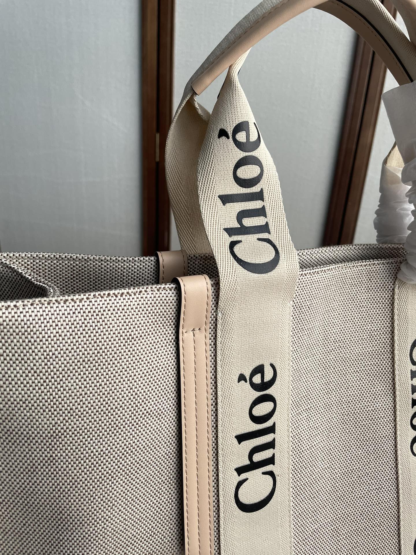LAGRE WOODY TOTE BAG 45 IN BEIGE LINEN CANVAS BLACK WEBBING LOGO EMBROIDER NUDE CALFSKIN