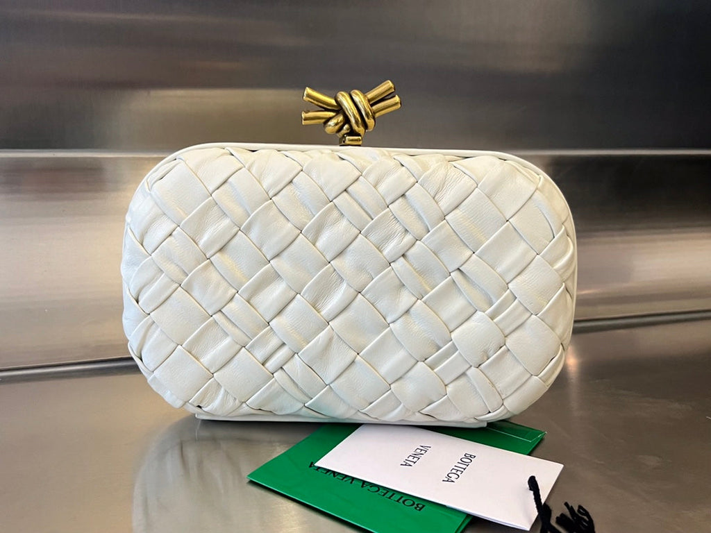 KNOT 19 IN WHITE LAMBSKIN