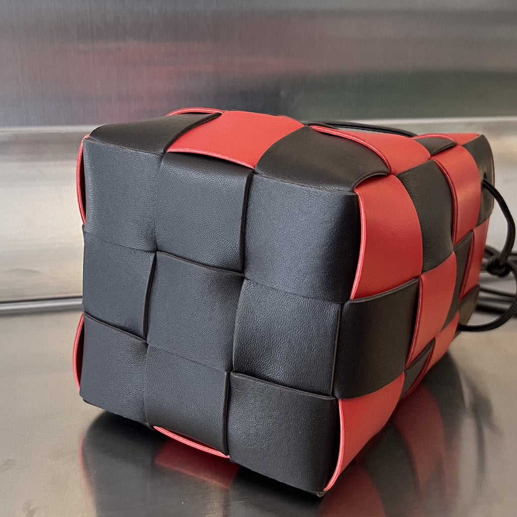 BOTTEGA VENETA SMALL CASSETTE BUCKET 18 IN RED MIX BLACK CALFSKIN