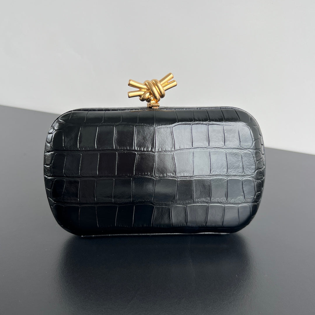 KNOT 19 IN BLACK CROCODILE PATTERN CALFSKIN