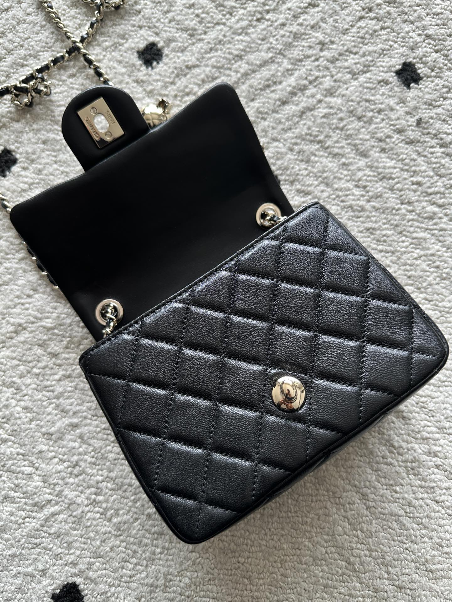 CHANEL 25S CLASSIC FLAP BAG MINI 18 IN BLACK LAMBSKIN WITH GOLD HARDWARE