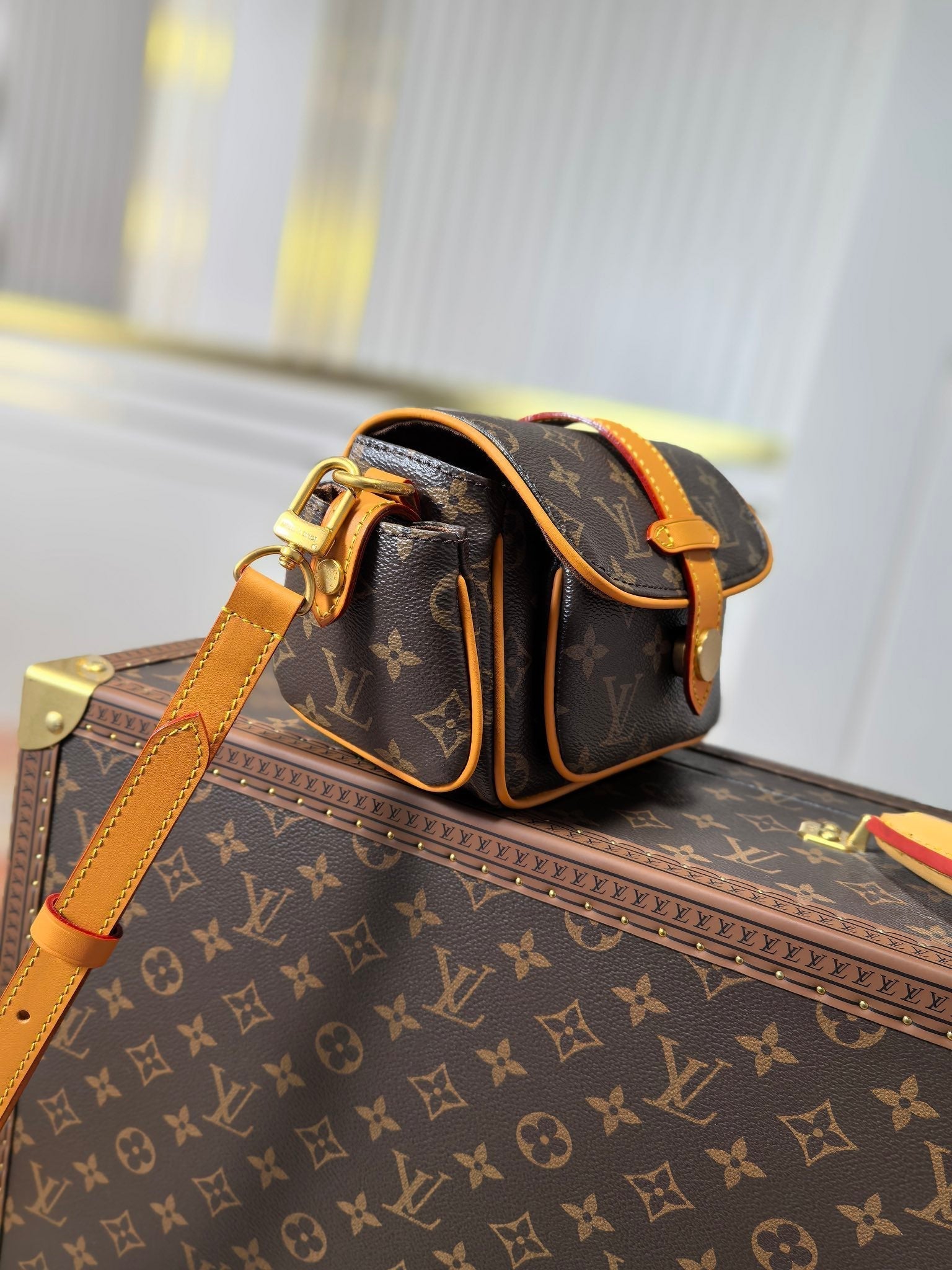 LOUIS VUITTON LV 25S CARGO 23 IN BROWN MONOGRAM CANVAS LEATHER TRIM GOLD HARDWARE
