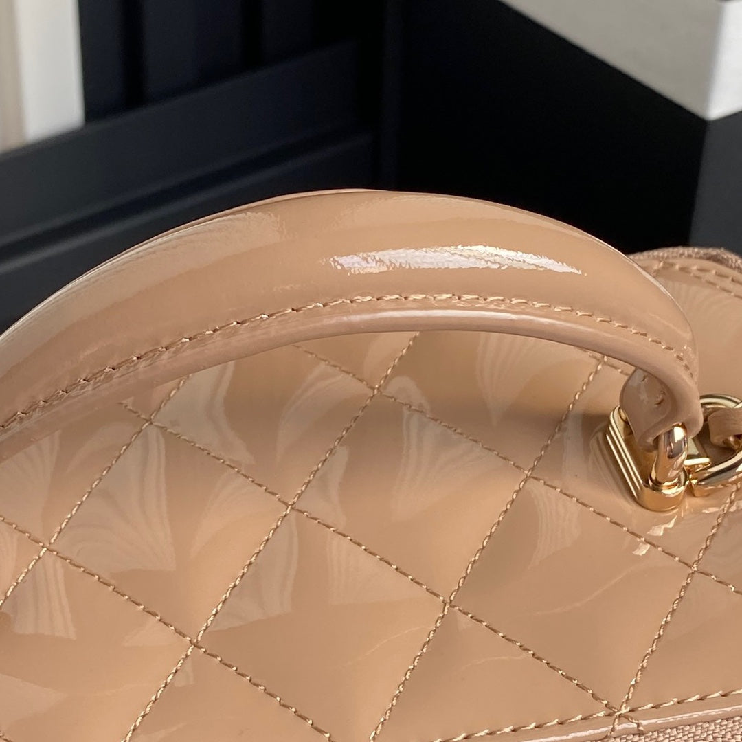 CHANEL 25S VANITY CASE 17 IN TAN BROWN PATENT CALFSKIN GOLD HARDWARE
