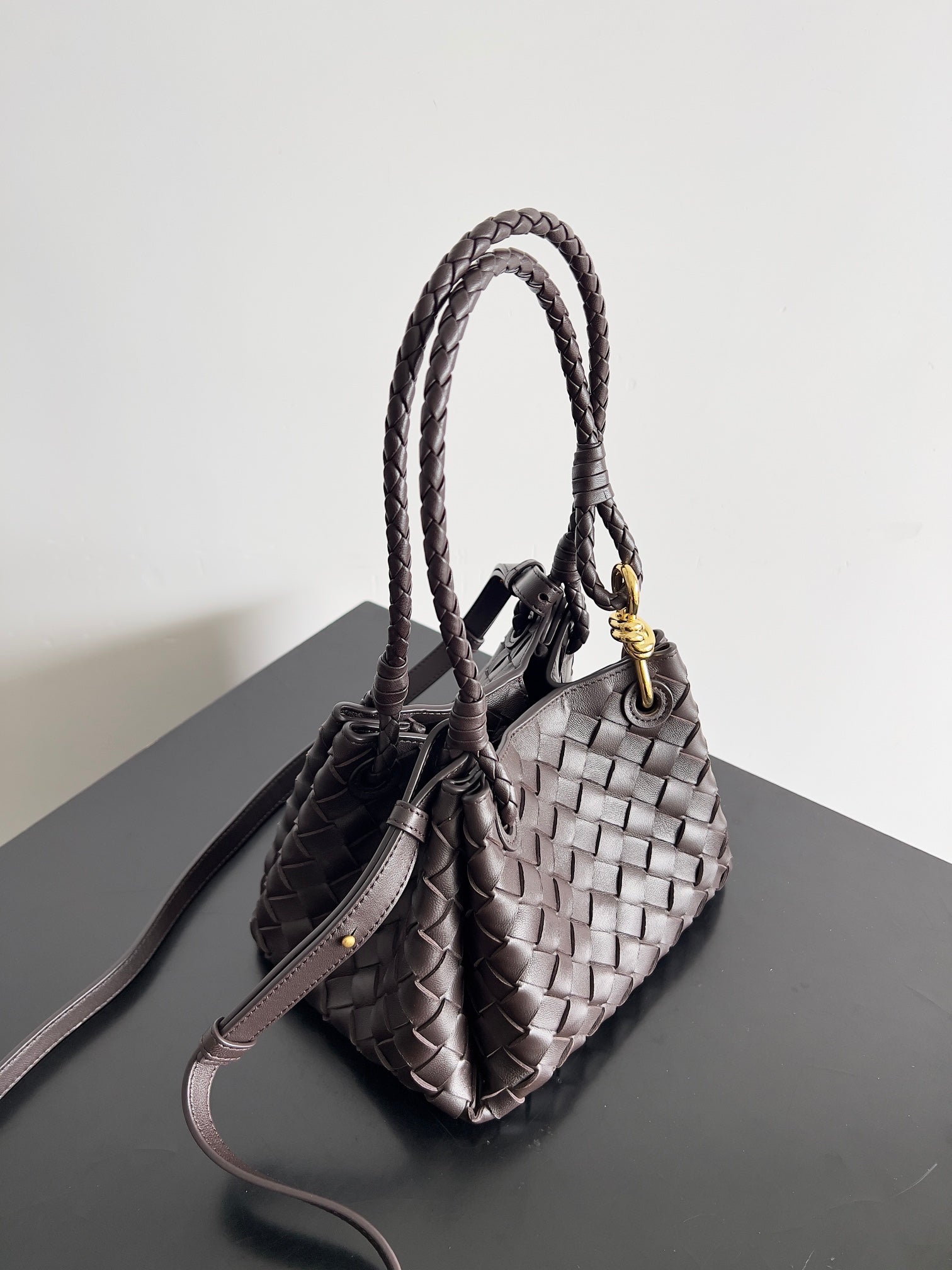 BV Small Parachute 21 Chocolate Lambskin Ghw