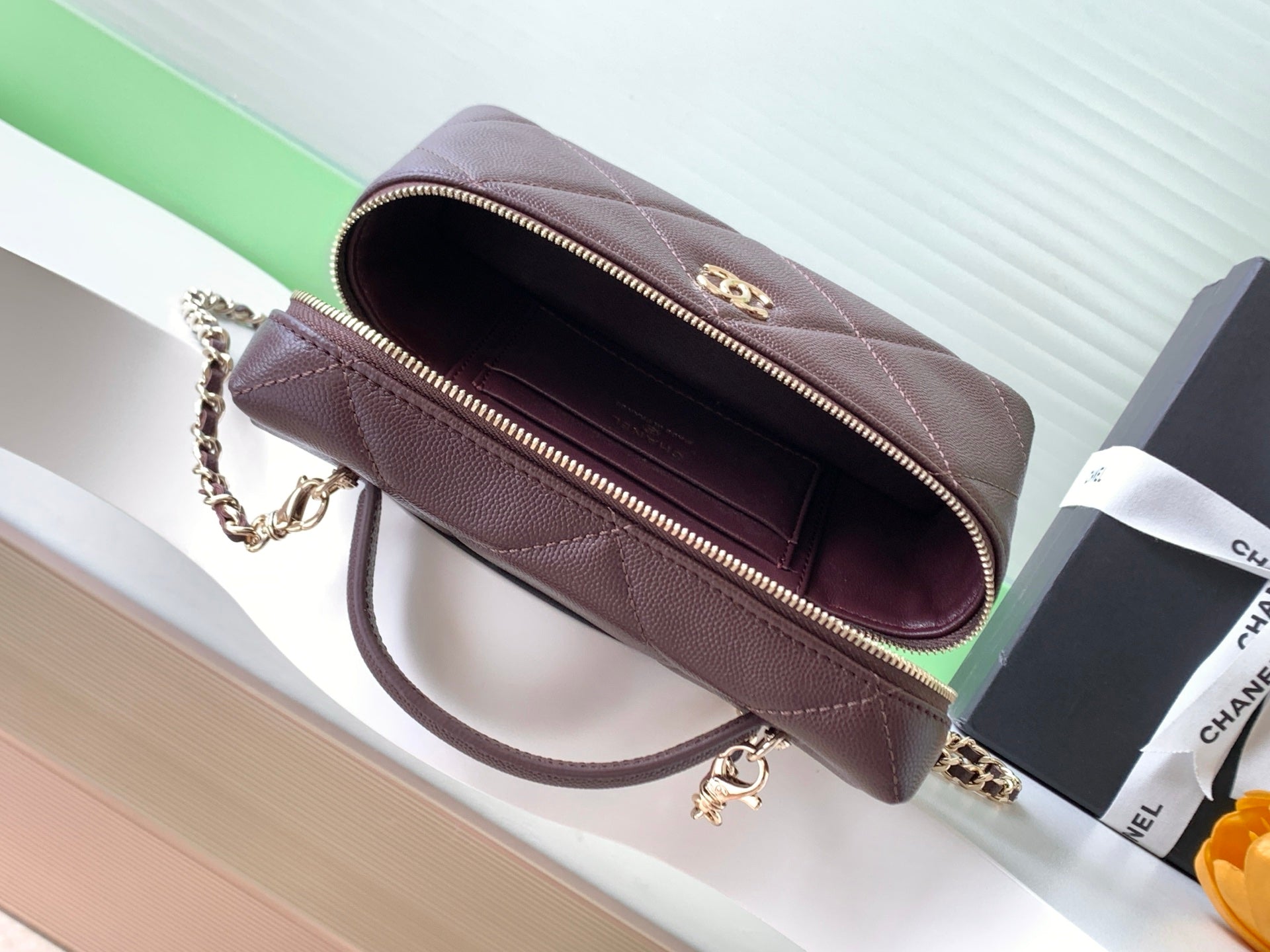 CHANEL 25S VANITY BAG 19.5 CM IN BURGUNDY BROWN LAMBSKIN