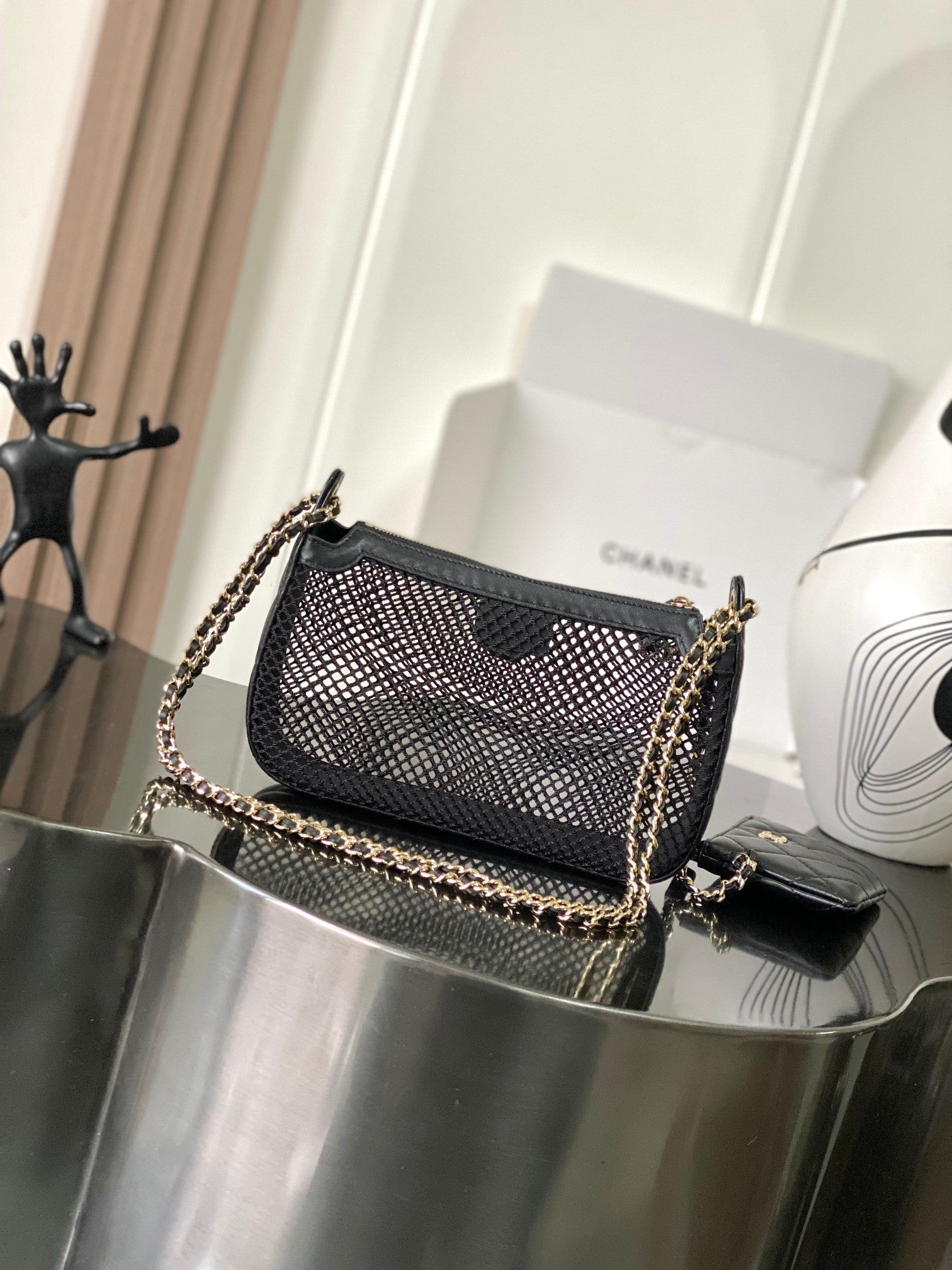 CHANEL 25S CLUTCH WITH CHAIN 20 CM IN BLACK LAMBSKIN WITH GOLD HARDWARE